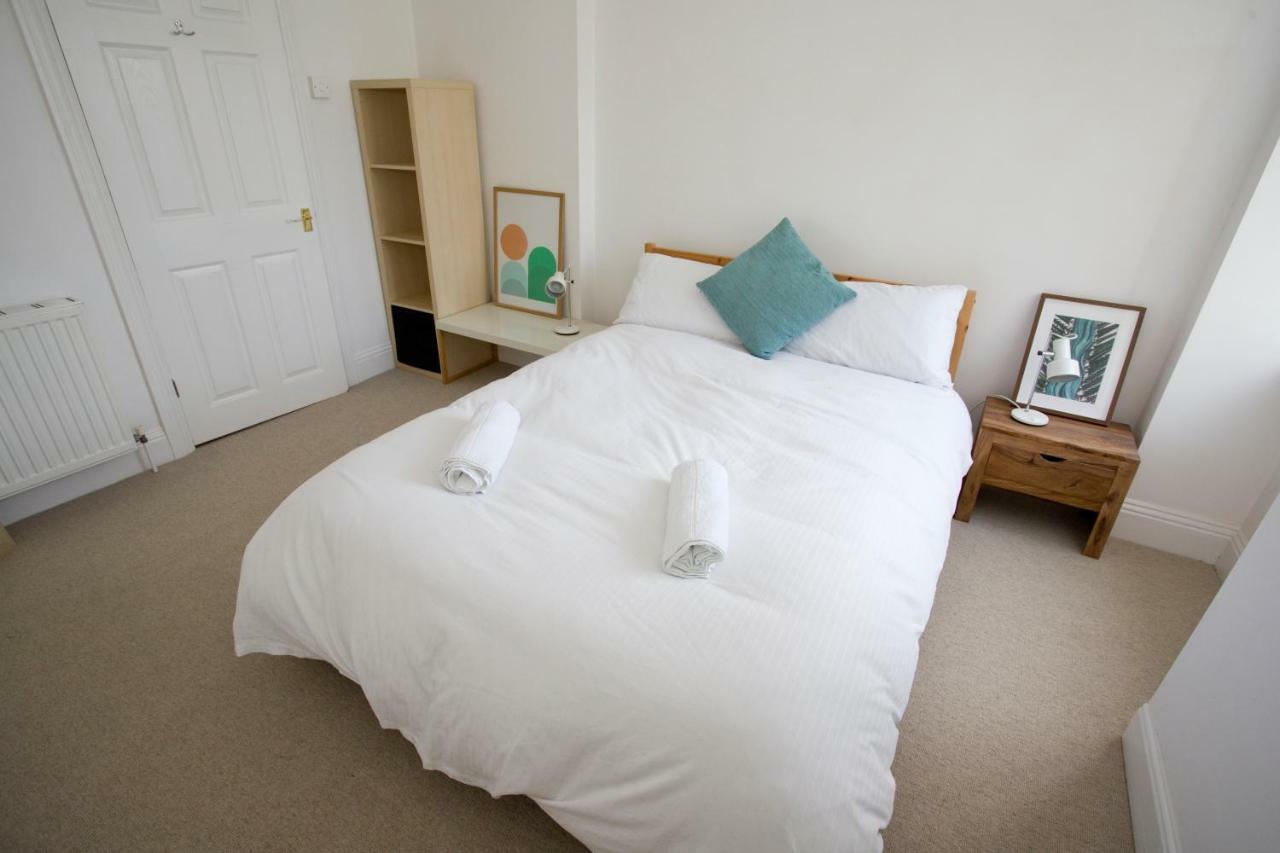 Bright 2 Bedroom Apt - Great Location - Free Parking بورنماوث المظهر الخارجي الصورة