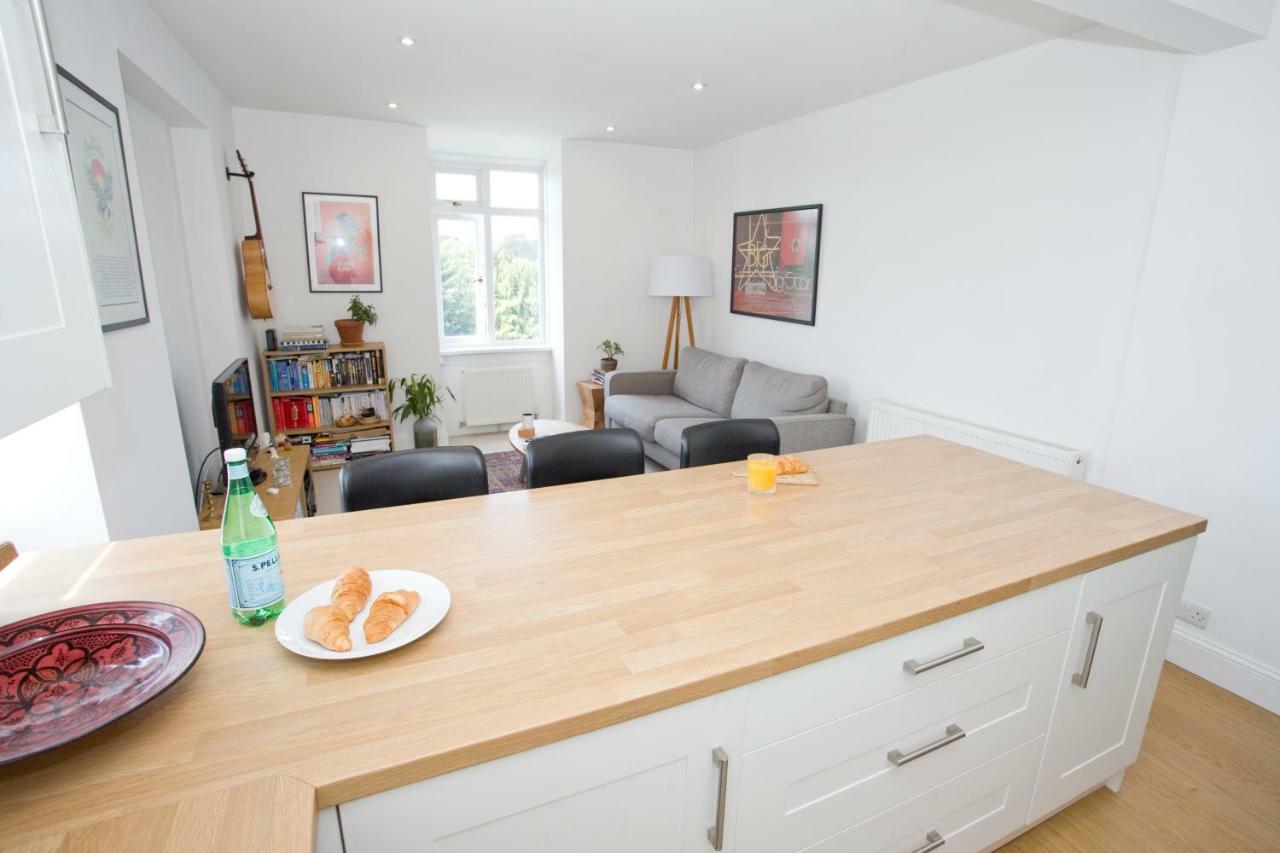 Bright 2 Bedroom Apt - Great Location - Free Parking بورنماوث المظهر الخارجي الصورة