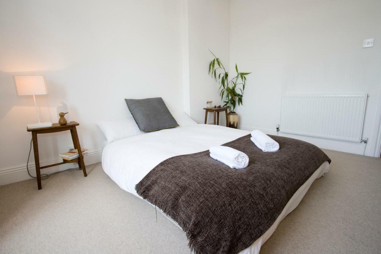 Bright 2 Bedroom Apt - Great Location - Free Parking بورنماوث المظهر الخارجي الصورة